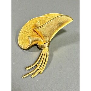Marked Coro Pegasus Abstract Floral Brooch Pin Jewelry Women